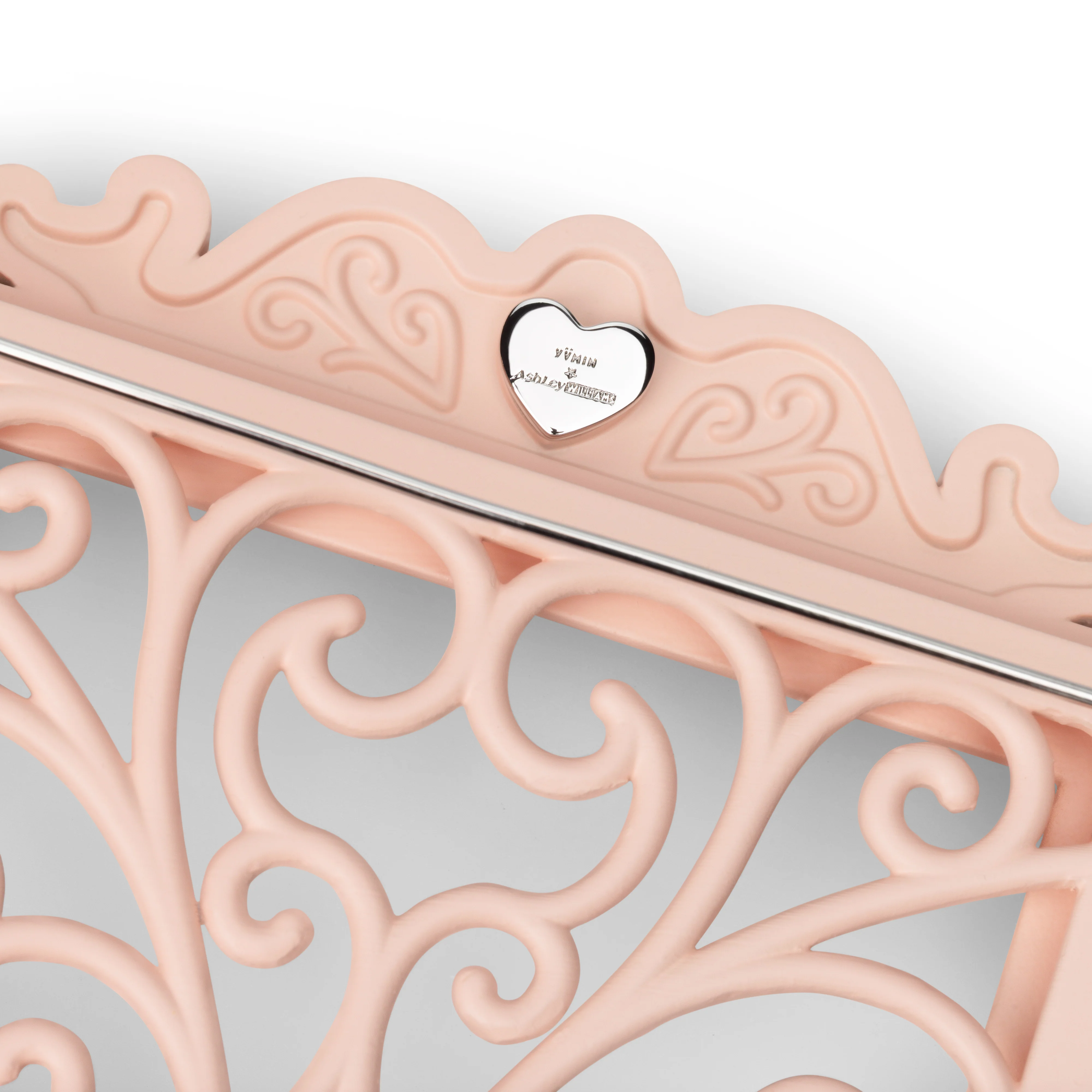 PINK ASHLEY WILLIAMS X YVMIN PICTURE FRAME BROOCH NECKLACE - Image 3